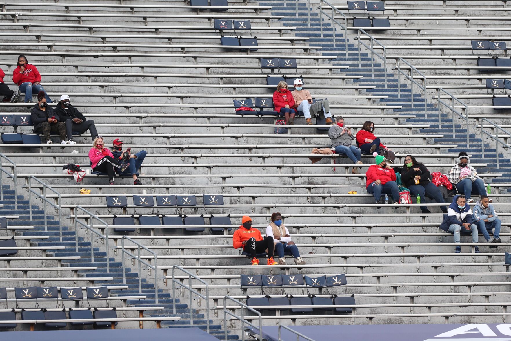 111420-cdp-sports-uvafootball359.JPG